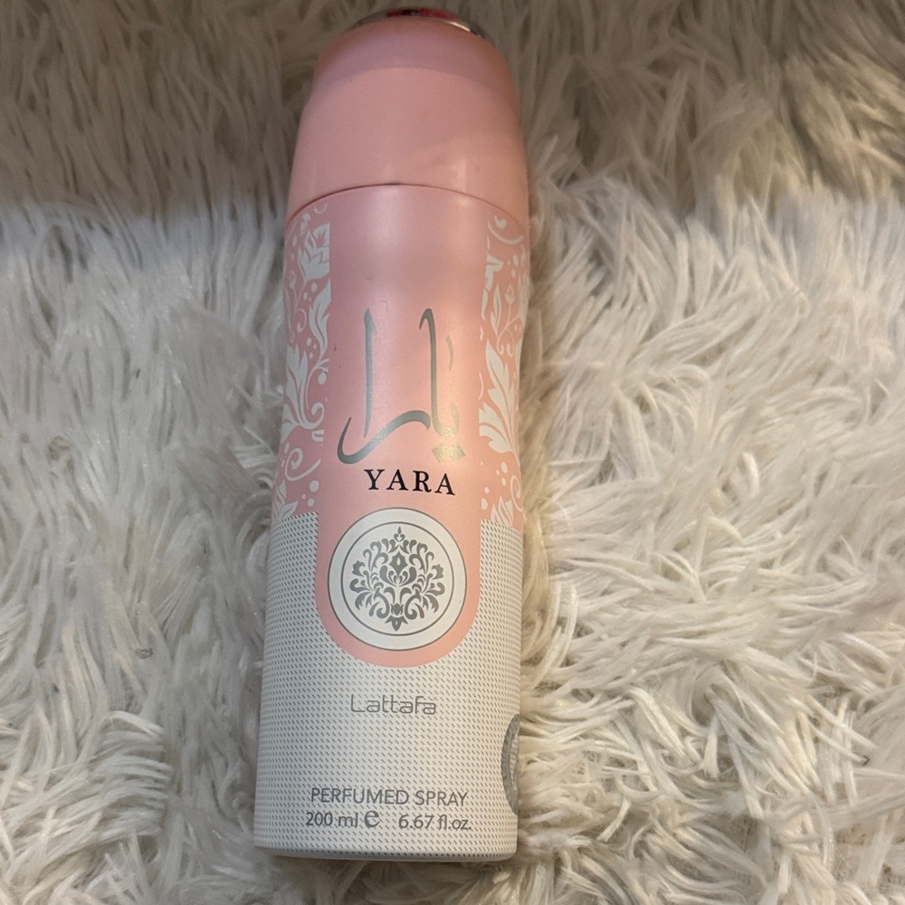 Lattafa Yara Perfumed Spray - Elegant Pink - Picture 1 of 2